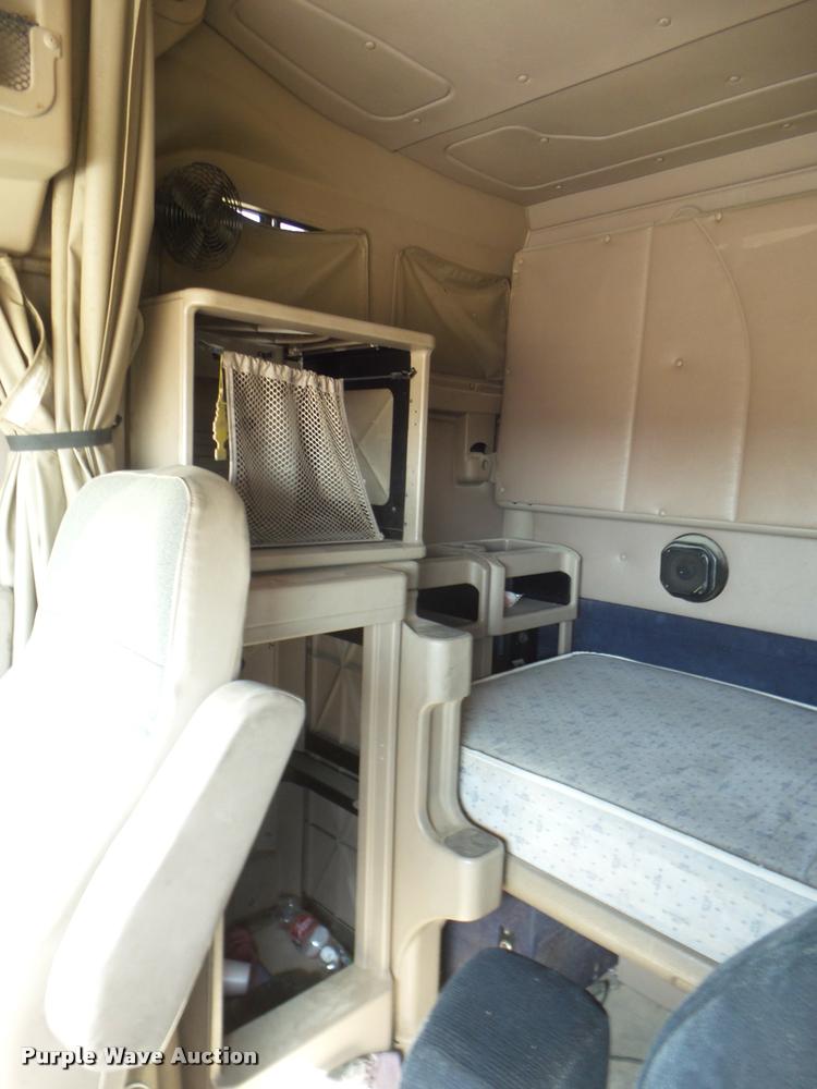 image for item DB2367 2007 International 9400i semi truck