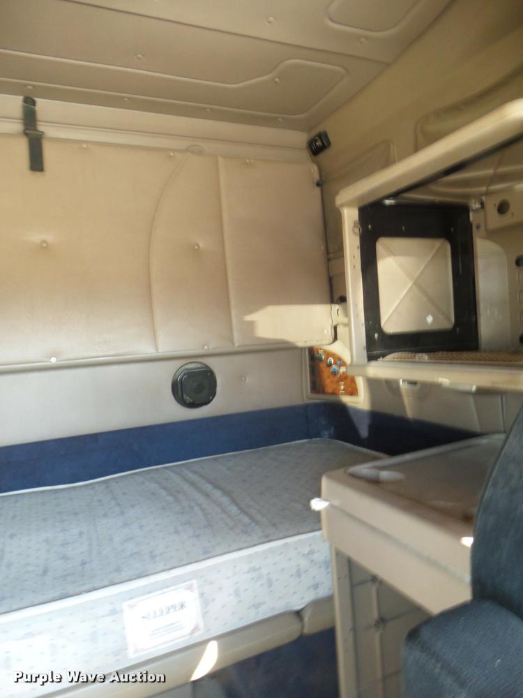 image for item DB2367 2007 International 9400i semi truck