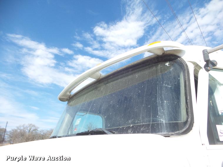 image for item DB2367 2007 International 9400i semi truck