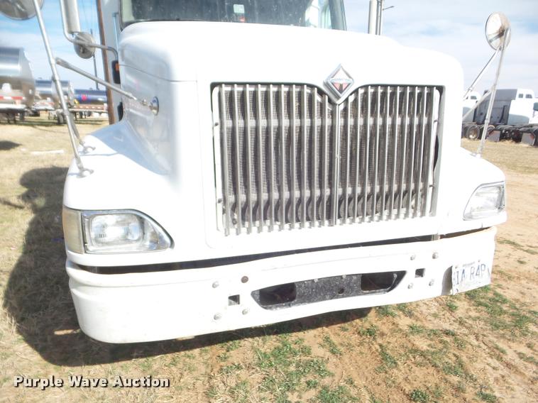 image for item DB2367 2007 International 9400i semi truck