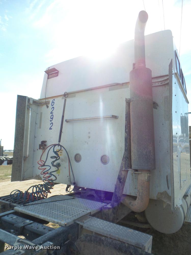 image for item DB2367 2007 International 9400i semi truck