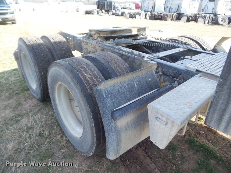 image for item DB2367 2007 International 9400i semi truck