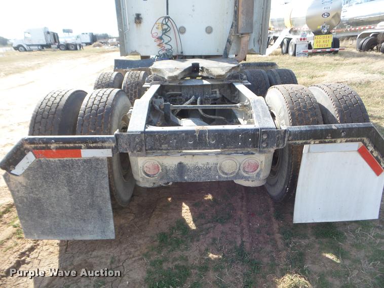 image for item DB2367 2007 International 9400i semi truck