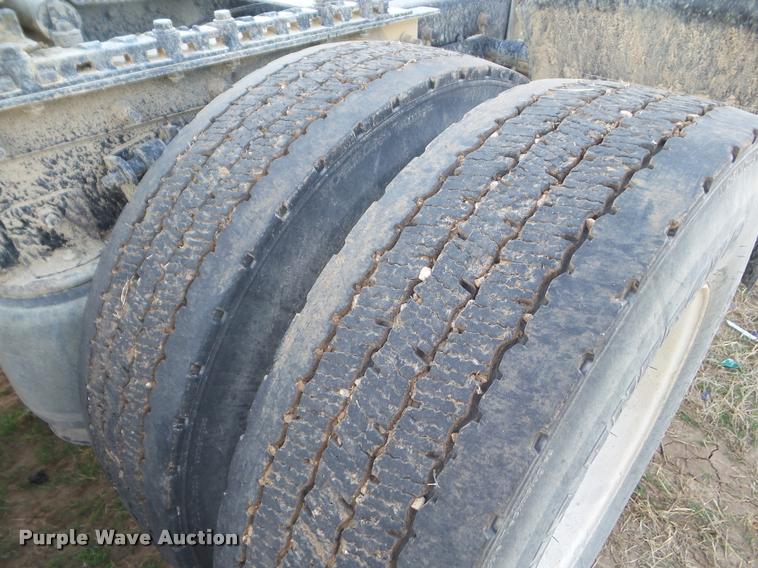 image for item DB2367 2007 International 9400i semi truck