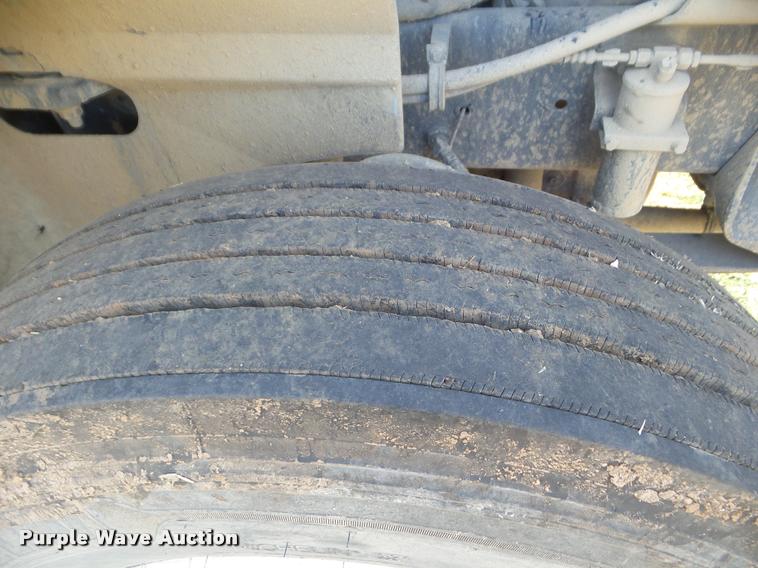 image for item DB2367 2007 International 9400i semi truck