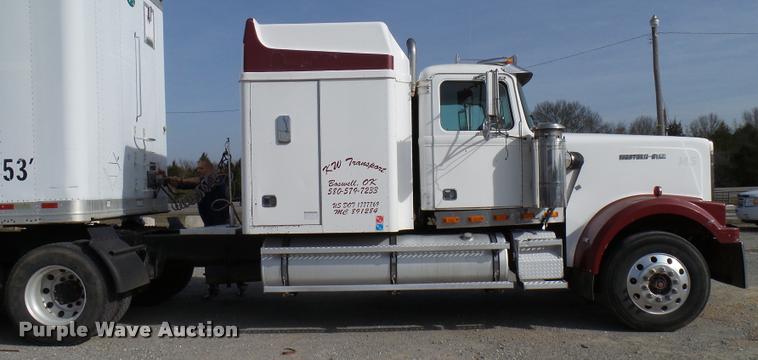 image for item DB2368 1996 Western Star 4964F semi truck