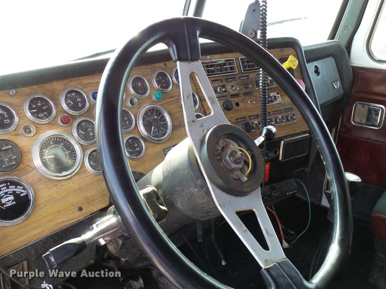 image for item DB2368 1996 Western Star 4964F semi truck