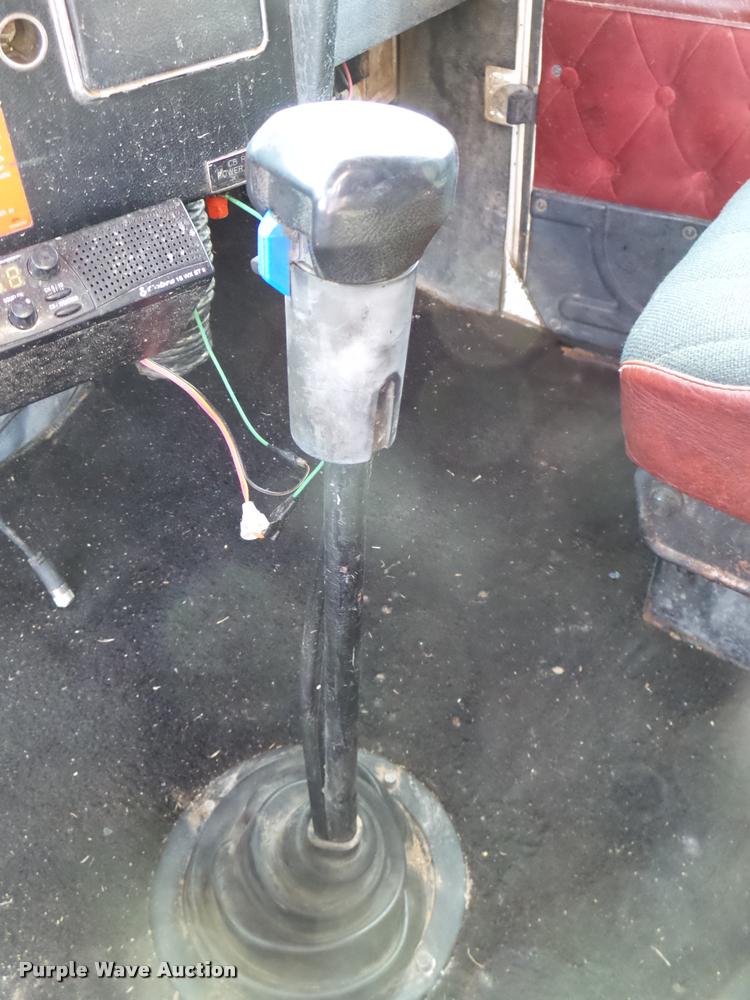 image for item DB2368 1996 Western Star 4964F semi truck