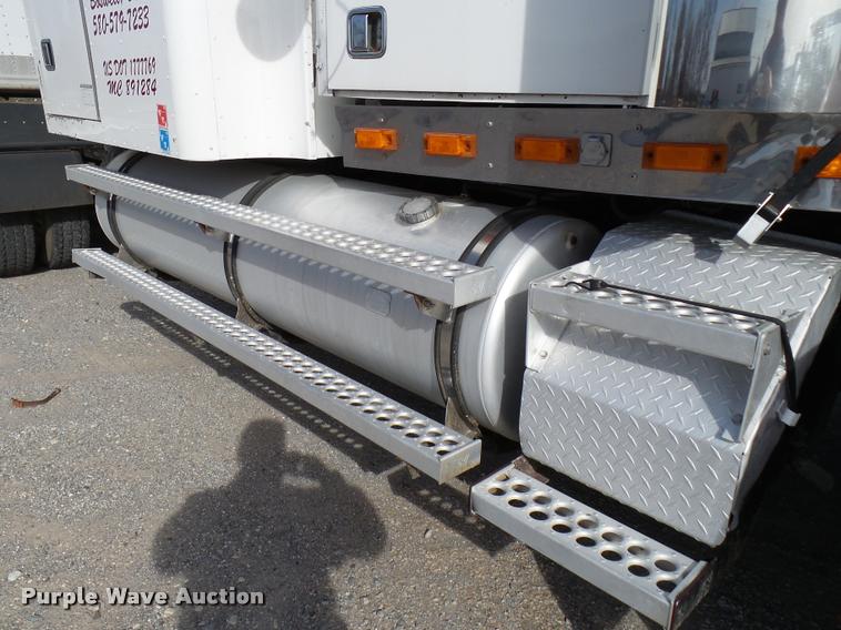 image for item DB2368 1996 Western Star 4964F semi truck