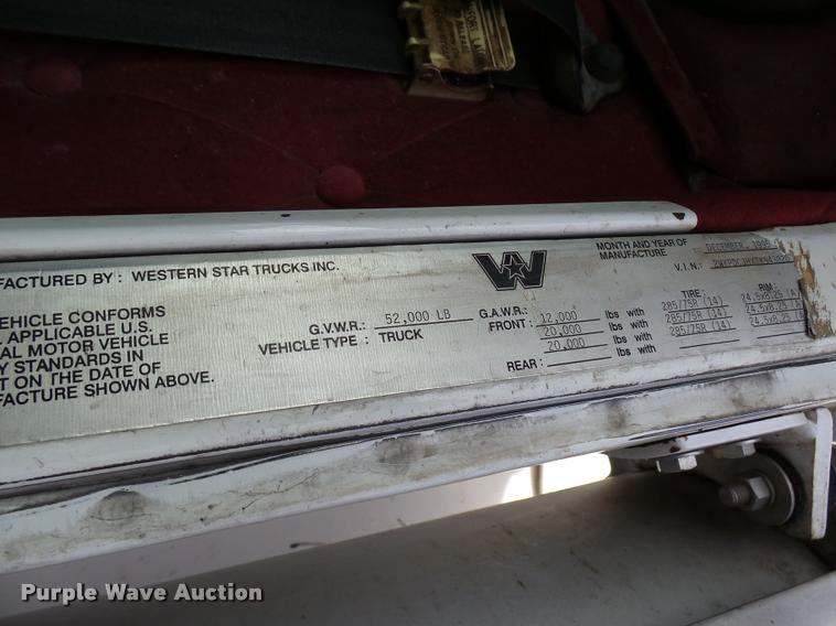 image for item DB2368 1996 Western Star 4964F semi truck