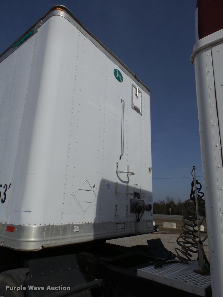 image for item DB2369 2004 Great Dane dry van trailer