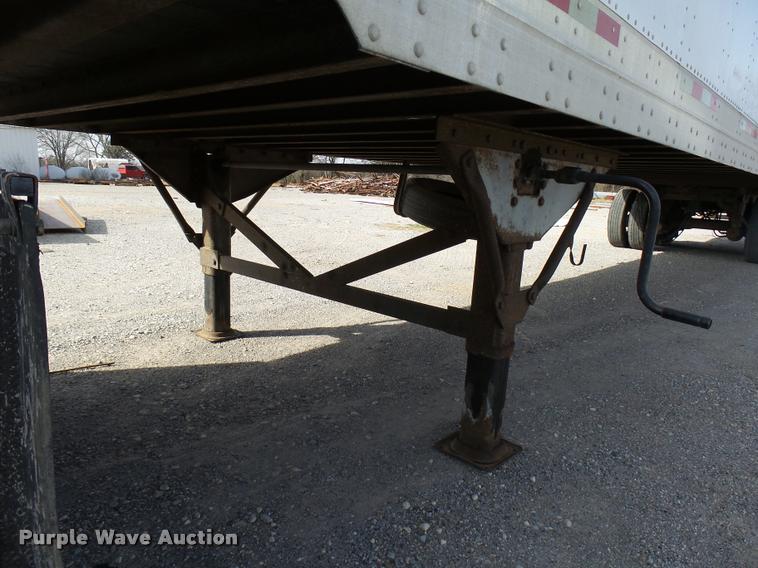 image for item DB2369 2004 Great Dane dry van trailer