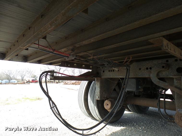 image for item DB2369 2004 Great Dane dry van trailer