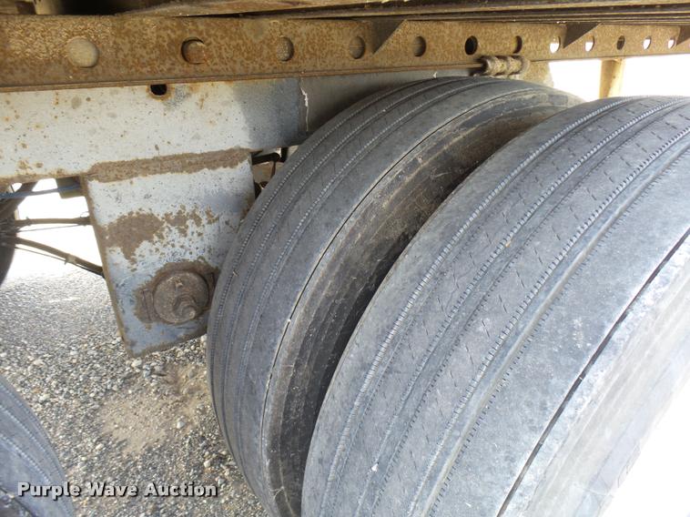 image for item DB2369 2004 Great Dane dry van trailer