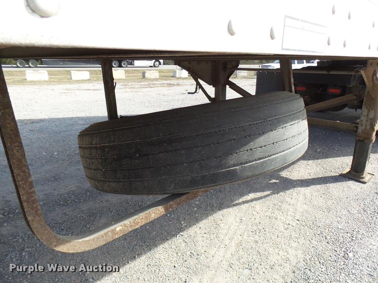 image for item DB2369 2004 Great Dane dry van trailer