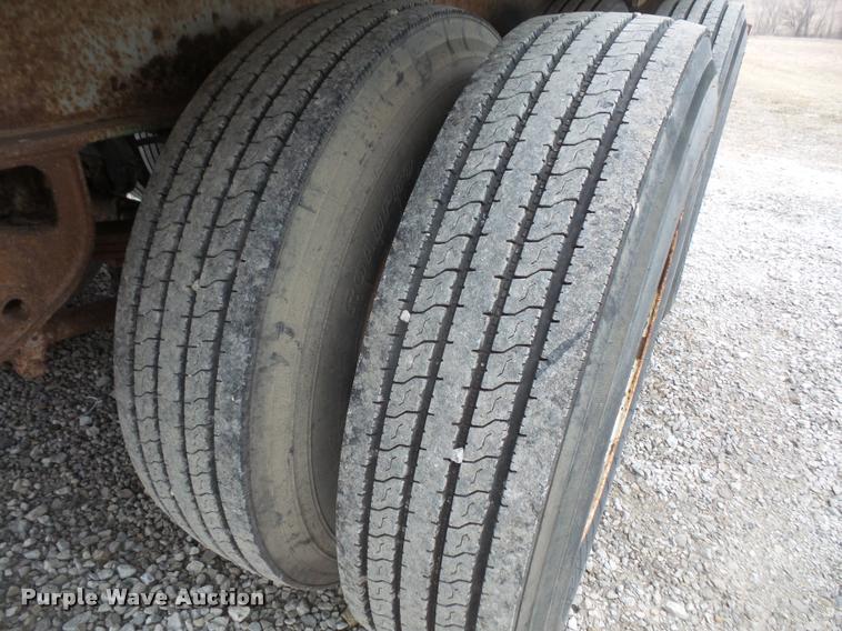 image for item DB2989 1969 Fontaine DTW-1-554 flatbed trailer