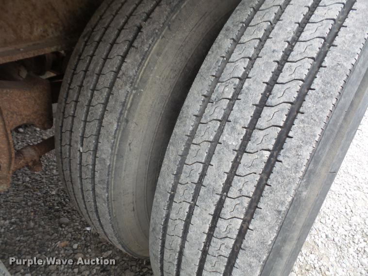 image for item DB2989 1969 Fontaine DTW-1-554 flatbed trailer