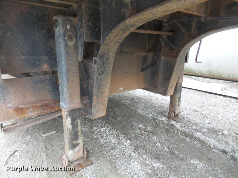 image for item DB2996 1989 Great Dane drop deck trailer