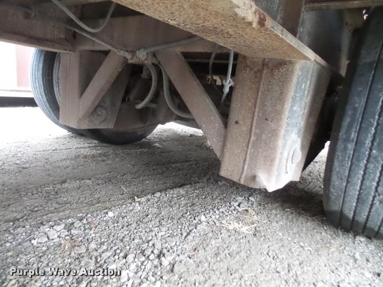 image for item DB2996 1989 Great Dane drop deck trailer