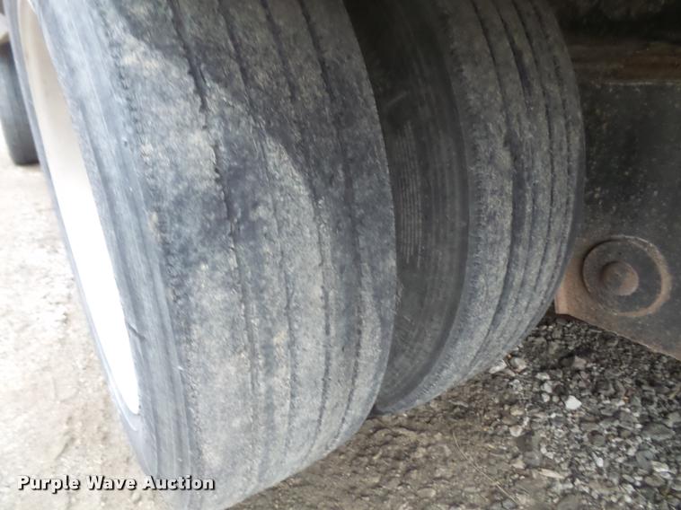 image for item DB2996 1989 Great Dane drop deck trailer