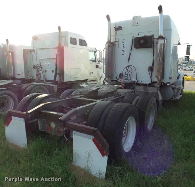 image for item DB3529 2004 Freightliner Columbia semi truck