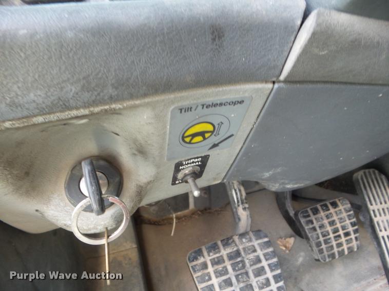 image for item DB3529 2004 Freightliner Columbia semi truck