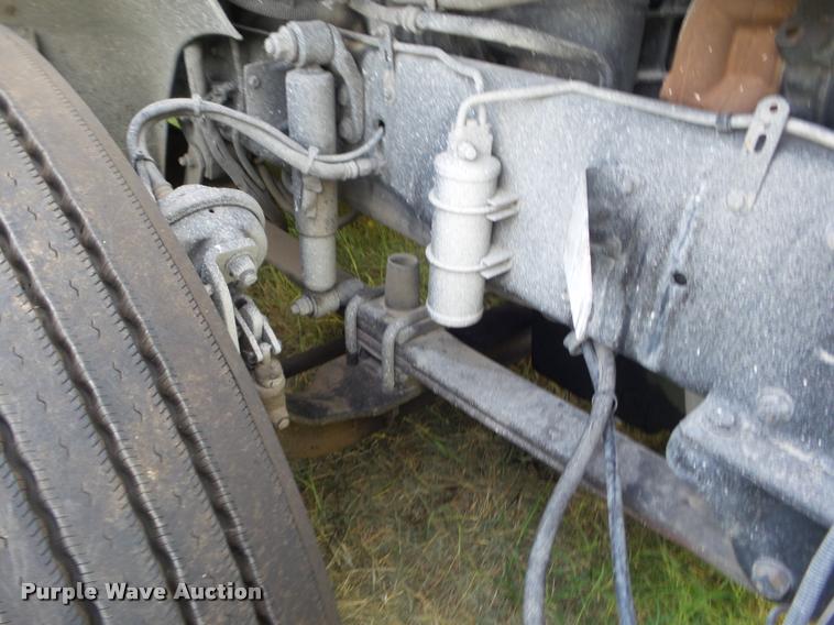 image for item DB3529 2004 Freightliner Columbia semi truck