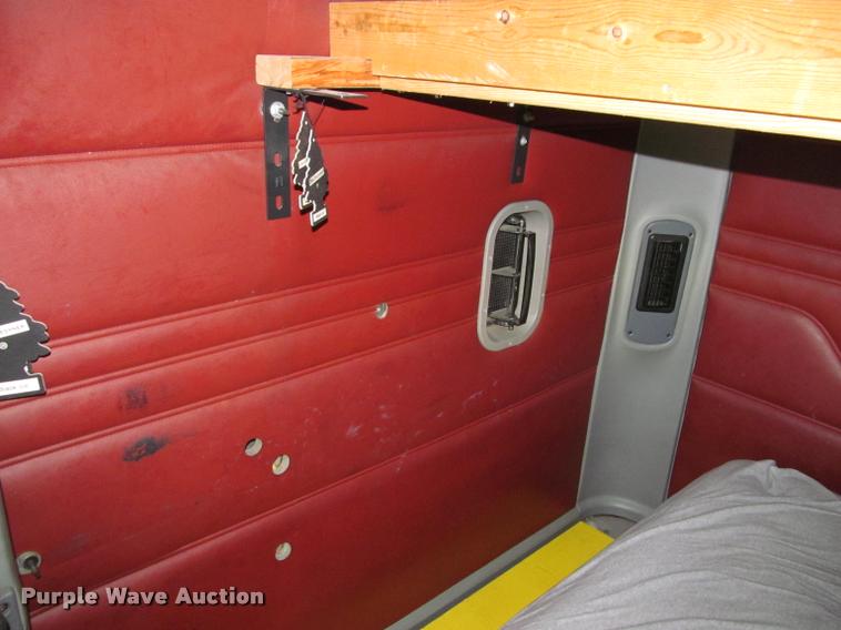 image for item J2622 2004 Freightliner Columbia semi truck