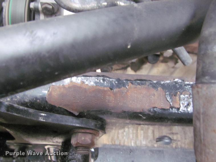 image for item J2622 2004 Freightliner Columbia semi truck