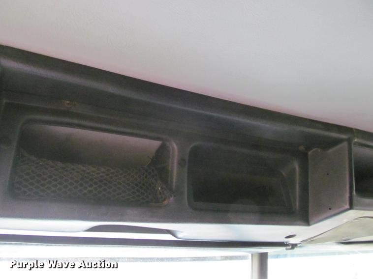 image for item J2623 1996 Volvo WIA semi truck