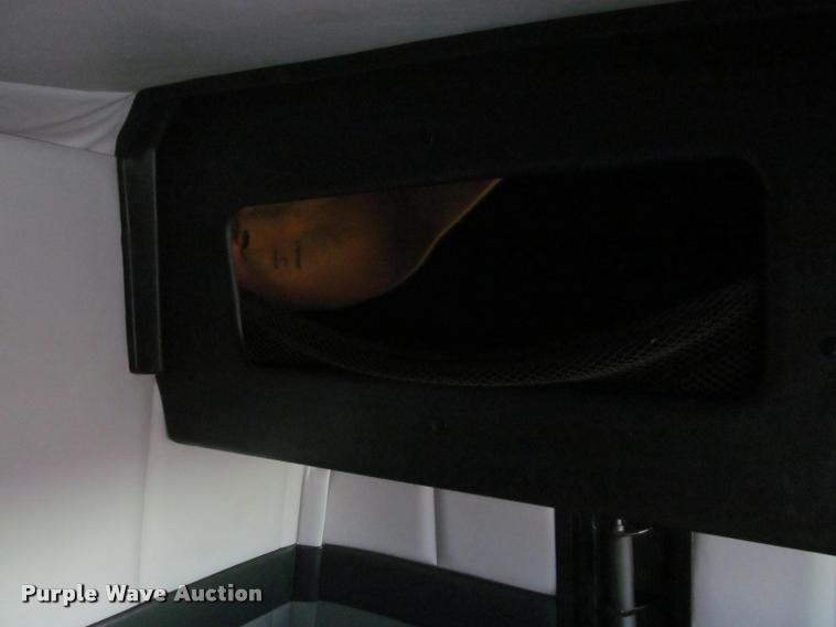 image for item J2623 1996 Volvo WIA semi truck