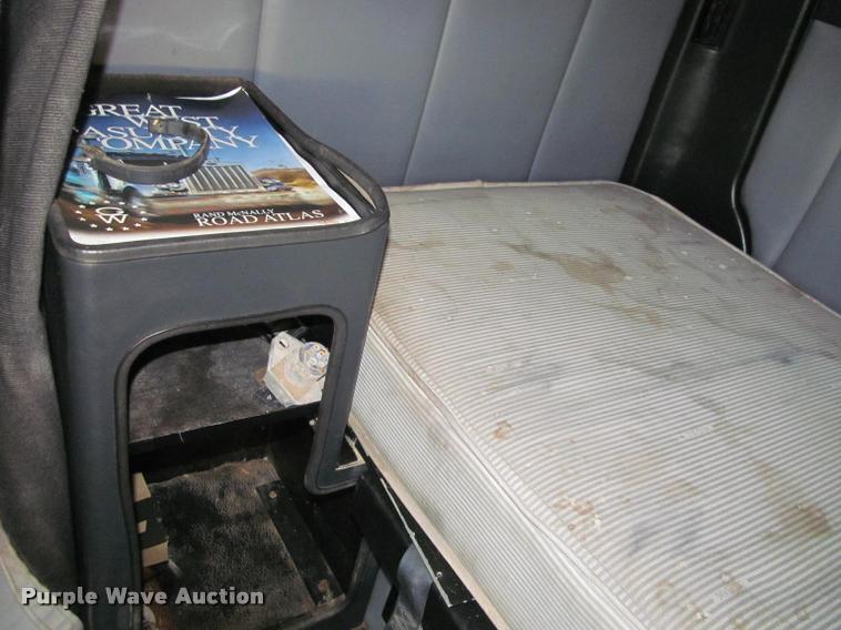 image for item J2623 1996 Volvo WIA semi truck