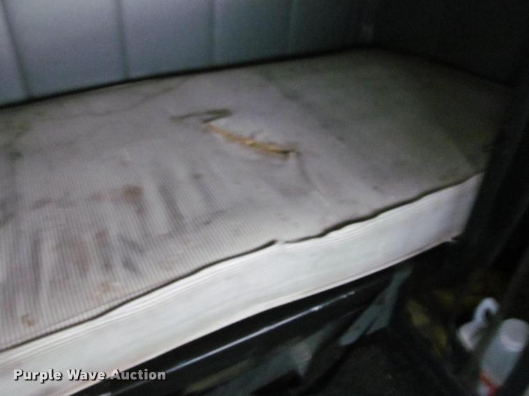 image for item J2623 1996 Volvo WIA semi truck