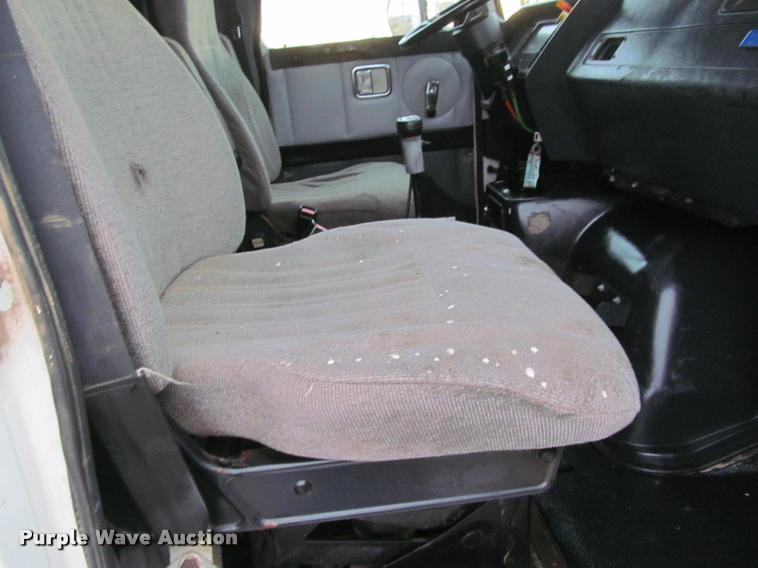 image for item J2623 1996 Volvo WIA semi truck