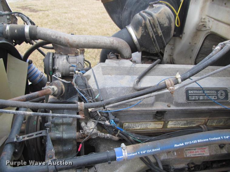 image for item J2623 1996 Volvo WIA semi truck