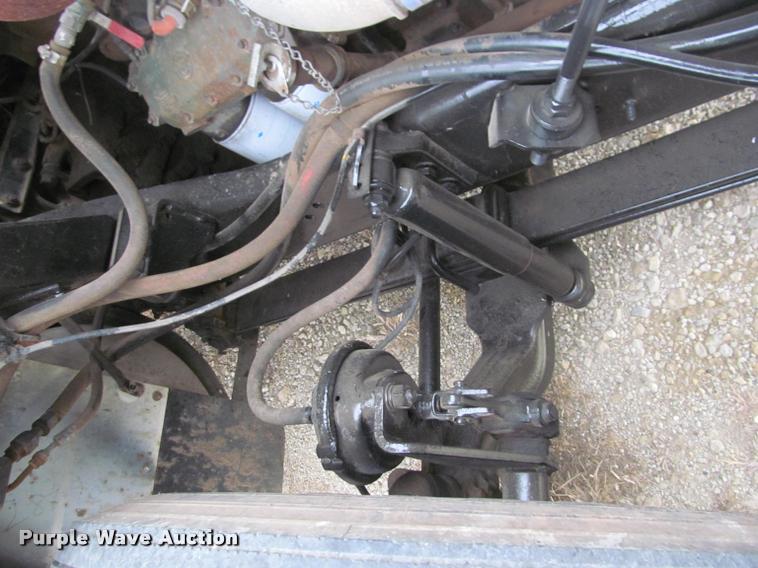 image for item J2623 1996 Volvo WIA semi truck