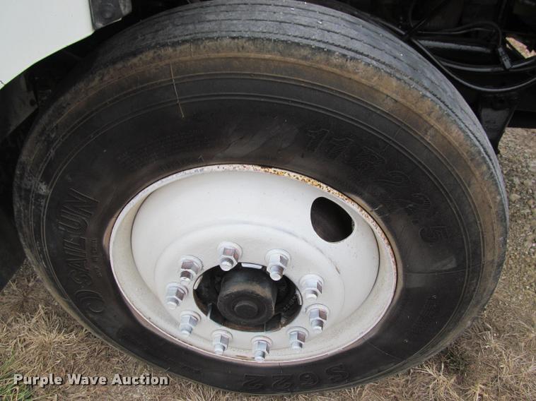 image for item J2623 1996 Volvo WIA semi truck