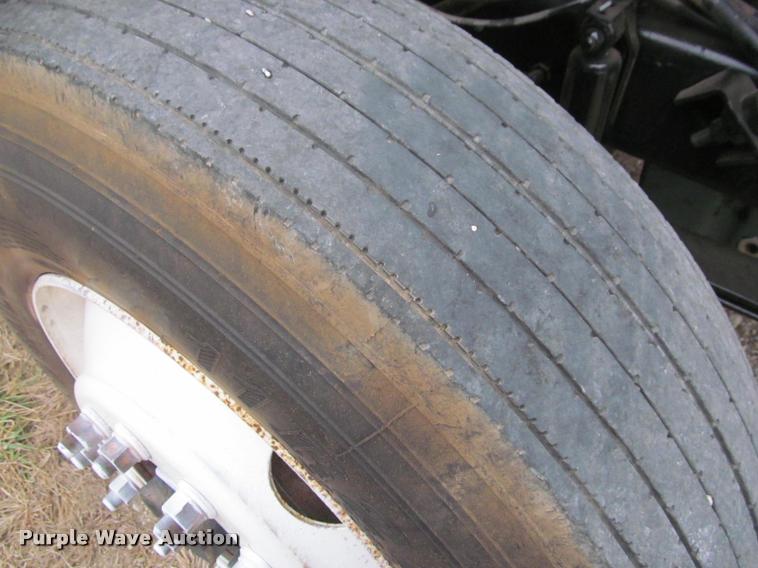 image for item J2623 1996 Volvo WIA semi truck