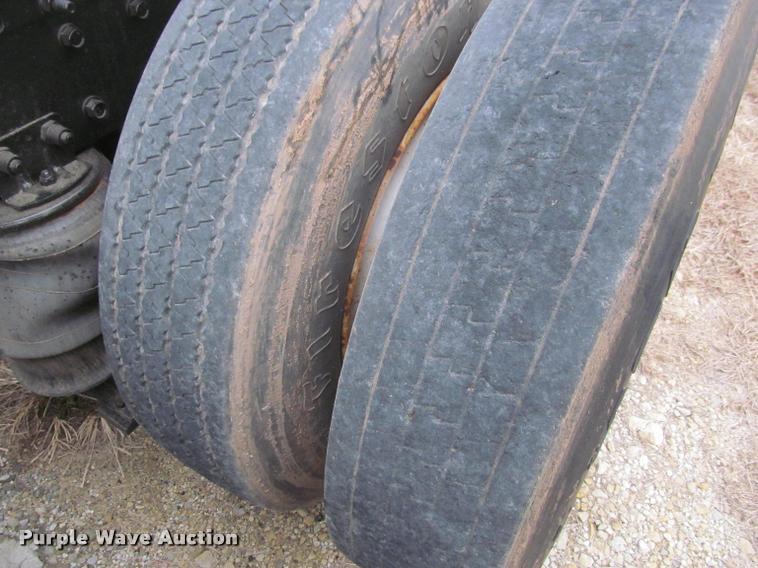 image for item J2623 1996 Volvo WIA semi truck