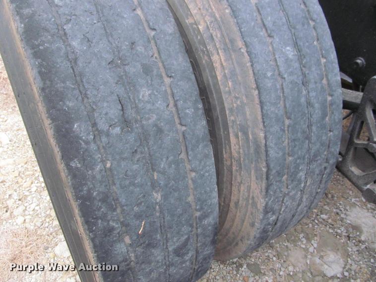 image for item J2623 1996 Volvo WIA semi truck