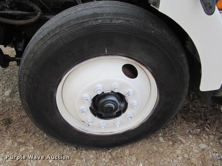 image for item J2623 1996 Volvo WIA semi truck