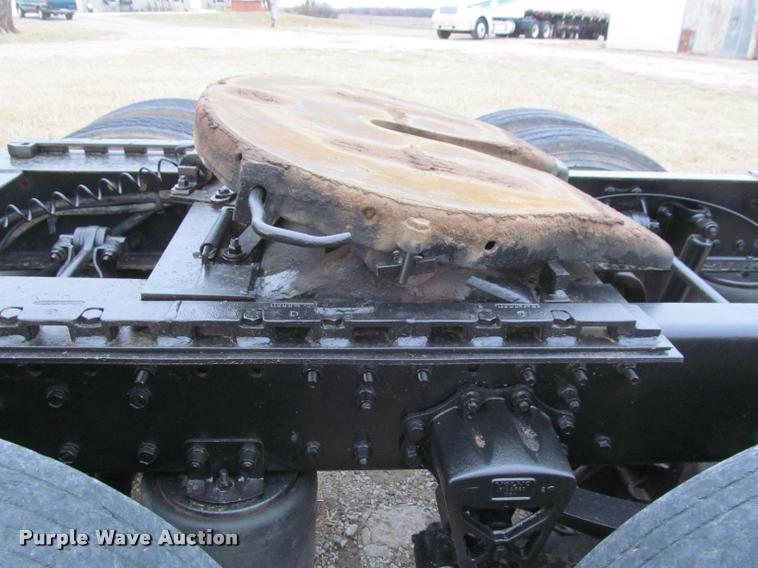 image for item J2623 1996 Volvo WIA semi truck