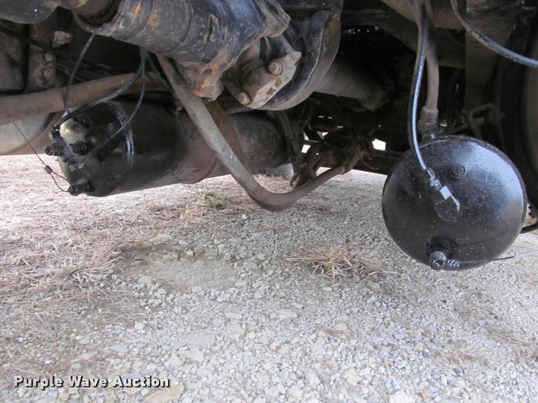 image for item J2623 1996 Volvo WIA semi truck