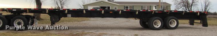 image for item J2624 1989 Gulfstream extendable flatbed trailer