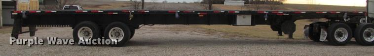 image for item J2624 1989 Gulfstream extendable flatbed trailer