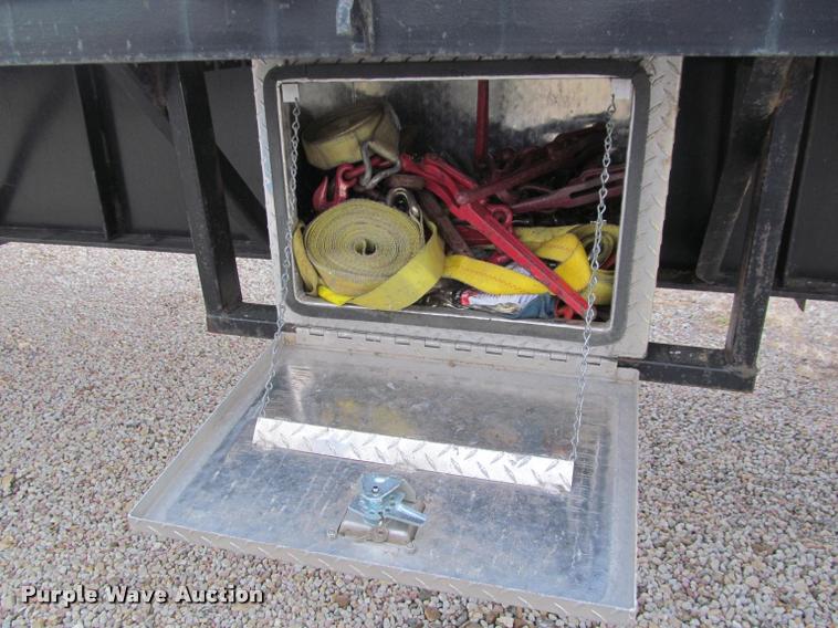 image for item J2624 1989 Gulfstream extendable flatbed trailer