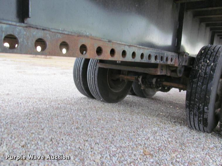 image for item J2624 1989 Gulfstream extendable flatbed trailer