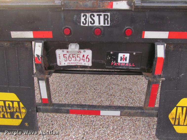 image for item J2624 1989 Gulfstream extendable flatbed trailer