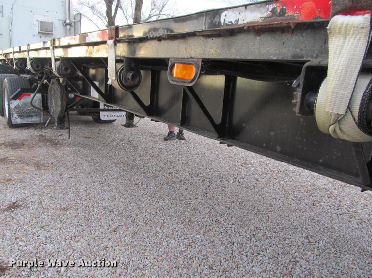 image for item J2624 1989 Gulfstream extendable flatbed trailer