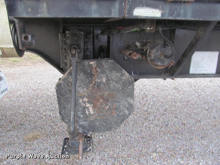 image for item J2624 1989 Gulfstream extendable flatbed trailer